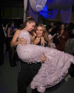 No tengo un ídolo, pero estoy con mis ídolas ❤️Anoche en los premios ídolo pasaron cositas 😏Y ...jpg