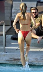 AnnaLynne-McCord-Bikini-05.jpg