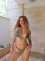 malu-trevejo-nsfw-huge-ass-thong-bikini-wet-body-007.jpg