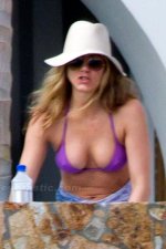 Jennifer_Aniston_389.jpg