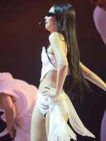 kpopggmoments-Jennie 20251224_230910-2421272743 (4).jpg