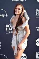 storm reid suffers an areola slip AYh1MYRO_o 1.jpg