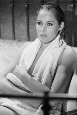 Annex - Andress, Ursula (Blue Max, The)_03[1].jpg