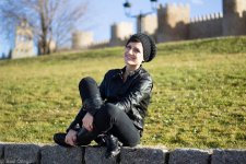 saraescu1981 - BACkLxERmTu.jpg