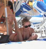 Kimberley Garner - Enjoys a day  (8).jpg