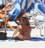 Kimberley Garner - Enjoys a day  (9).jpg