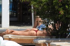 Kimberly Garner - Uncensored Toplesss in Mkonos (10).jpg