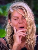 Primer plano de la cara de Makoke en el programa Supervivientes.jpg