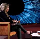 Piernas de Carmen Porter con pantalones ajustados 3.jpg