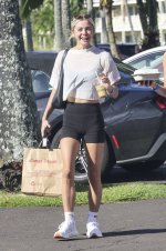  Olivia Dunne Camel Toe in Hawaii (8).jpg