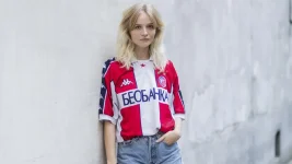 mujer-camiseta-futbol-pinterest.webp