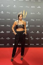 Los pechos de la presentadora Cristina Pedroche durante una gala (4).jpg