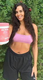 Cristina Pedroche deportiva y promocionando proteinas.jpg