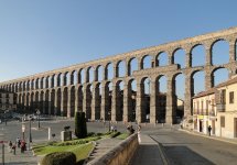 Aqueduct_of_Segovia_02.jpg