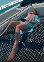 Laura-Pausini-Feet-6011808.jpg