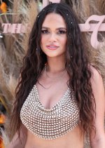 Madison Pettis - Revolve Festival (2).jpg