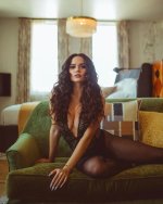 madison-michelle-pettis EO7jnc34_o (4).jpg