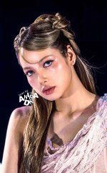 redvid_io_260216_lisa (2).jpg