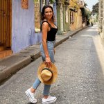 2020-04-27 23.42.46 2296983277392737074_847145325.jpg