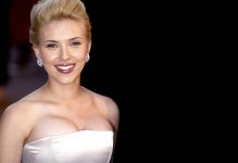 0929_scarlett_johansson_g_jpg_1121220956.jpg