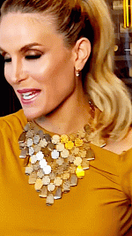 AngieNuevoPezonAmarillo.2024-05-10 17_52_57.gif