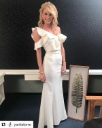 2017-10-01 02.21.46 1615774116353375243_yanilatorre.jpg