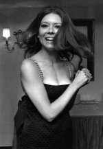 9310880_diana-rigg-1967-avengers-3-1-11.jpg