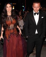 2018-04-20 23.00.36 1762077562232921696_demimoore.jpg