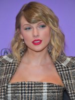 taylorswiftes___2026-03-05T190046.000Z_4.jpg