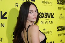 Maddie Ziegler areola slip 2.jpg