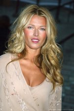 740full-veronica-varekova (2).jpg