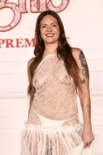 Tove Lo attends Warner Bros (10).jpg