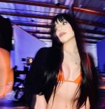 redvid_io_ava_max (2).jpg