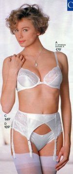 c11456b5482aec91422e1d7ee60f730b--classic-lingerie-vintage-lingerie.jpg