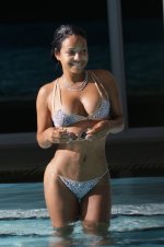 Christina_Milian_Bikini_Candids_in_Miami_October_4_2015_064.jpg