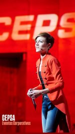 saraescu1981 - DNyR3Qs2IP3.jpg