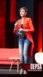 saraescu1981 - DNyRsMA2JHb.jpg