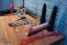 dildo 48650107_024_67c1.jpg