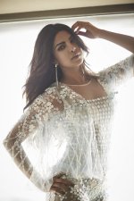 Priyanka Chopra 406034508107424 1.jpg