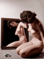 mirror_mirror_by_cage_e_bee_df9pwnz-414w-2x.jpg