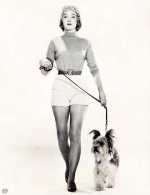 10119134_616281345_carolyn_jones_with_dog_1955__gippo_122_248lo.jpg