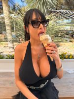 pechos 9a0b390d_2048.jpg