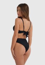 cabane_swimwear_bikini_greta_black_4-795732.jpg