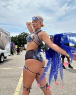  Katie Sigmond WrTJjHJ3_o (1).jpg