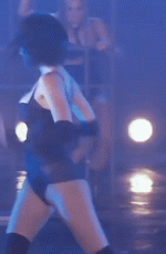 Kira Miro - ElHormiguero_111021 (9).gif