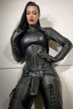 strapon 300821dc_540.jpg