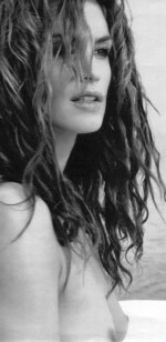 10468867_08192_cindy_crawford_199810_ritts_10_123_233lo.jpg