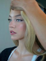 sydney_sweeney__2026-04-11T174706.000Z_6.jpg