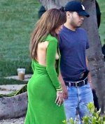 Jennifer_Lopez_during_an_exclusive_photoshoot_in_Hollywood_Hills_07-02-2023__21_.jpg