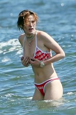 Bella Thorne 64.jpg